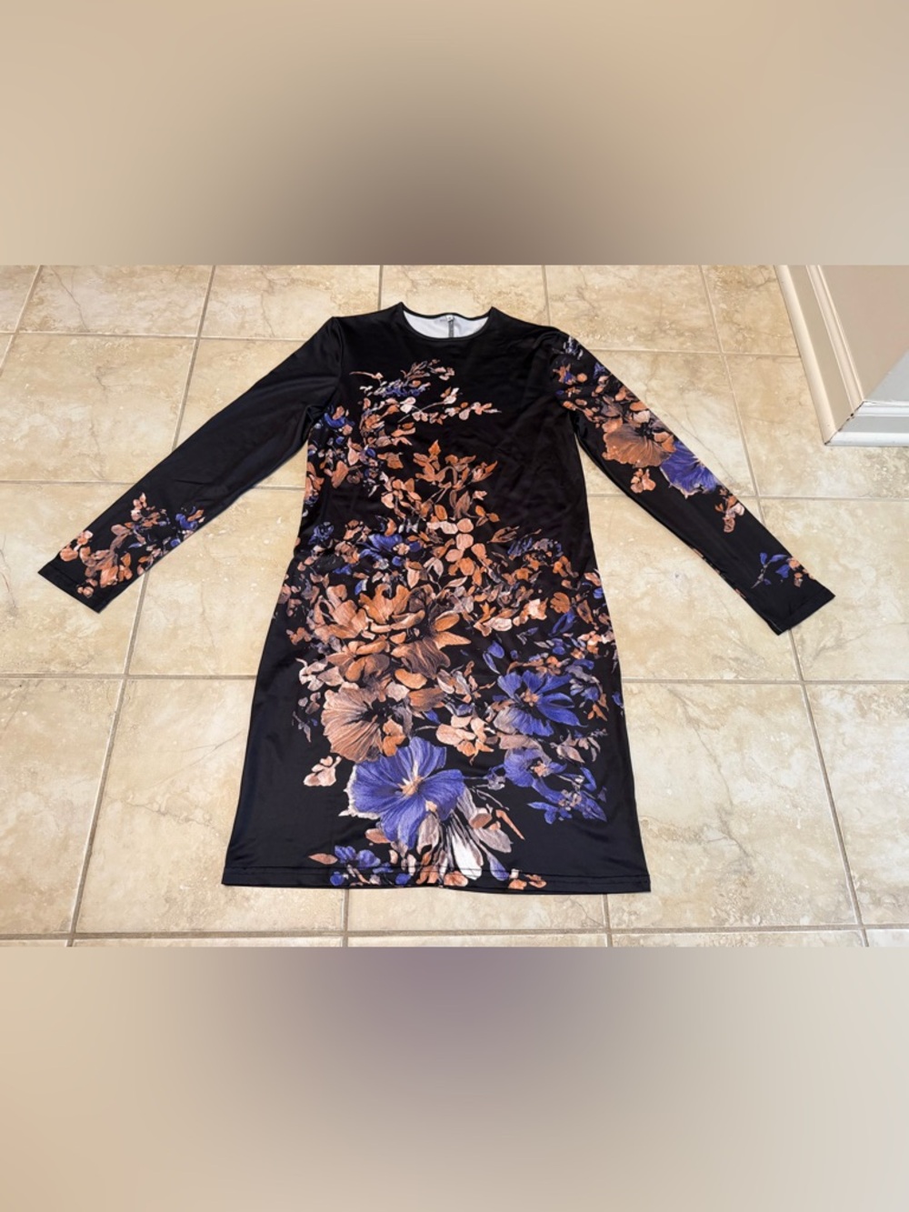 Women Black/Floral size XL  Beautiful Dress , long sleeve new without tags